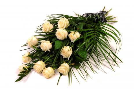 Купить траурный букет из белых роз с доставкой по Иланскому